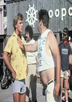 Крепкие тела (1984) в хорошем качестве смотреть онлайн Крепкие тела (1984) фильм в хорошем качестве смотреть онлайн