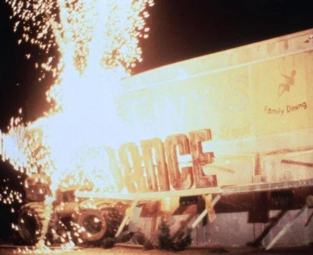 Месть на колёсах (1987) смотреть онлайн Месть на колёсах (1987) фильм смотреть онлайн