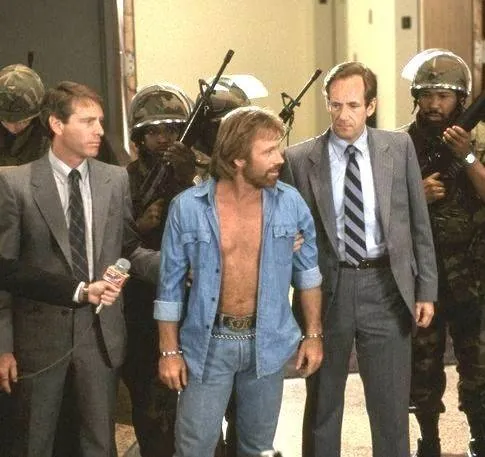 Вторжение в США (1985) смотреть онлайн бесплатно Вторжение в США (1985) фильм смотреть онлайн бесплатно