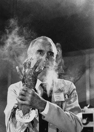 Гремлины 2: Новенькая партия (1990) смотреть онлайн Гремлины 2: Новенькая партия (1990) фильм смотреть онлайн