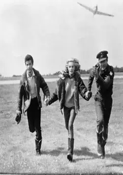 Эскадрилья 633 (1963) смотреть онлайн Эскадрилья 633 (1963) фильм смотреть онлайн