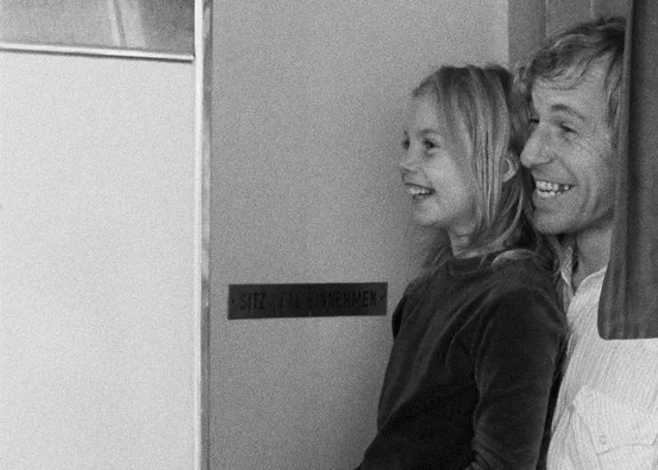 Алиса в городах (1973) в хорошем качестве смотреть онлайн Алиса в городах (1973) фильм в хорошем качестве смотреть онлайн