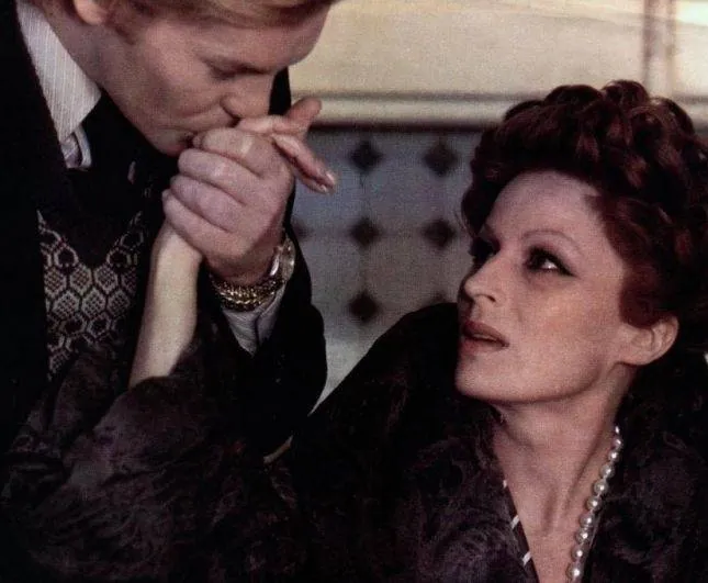 Семейный портрет в интерьере (1974) смотреть онлайн Семейный портрет в интерьере (1974) фильм смотреть онлайн