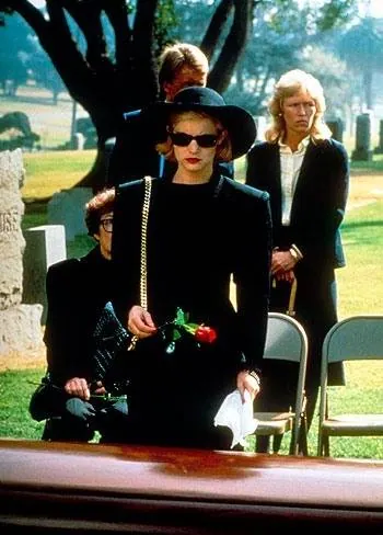 Похороненные заживо (1990) в хорошем качестве смотреть онлайн Похороненные заживо (1990) фильм в хорошем качестве смотреть онлайн