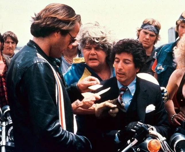 Гонки «Пушечное ядро» (1981) смотреть онлайн Гонки «Пушечное ядро» (1981) фильм смотреть онлайн