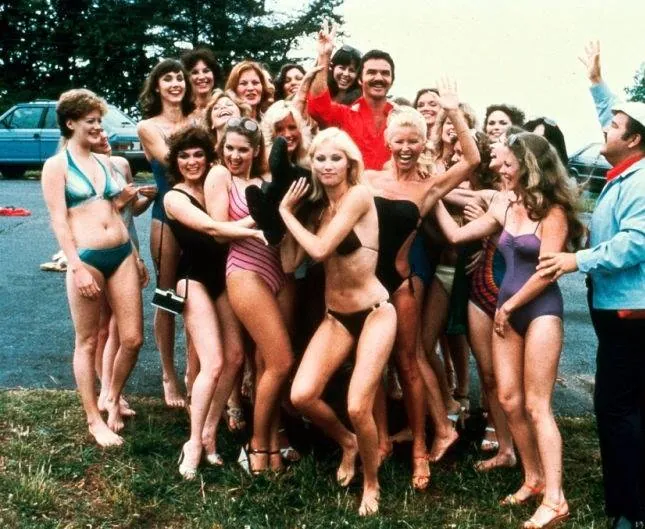 Гонки «Пушечное ядро» (1981) смотреть онлайн бесплатно Гонки «Пушечное ядро» (1981) фильм смотреть онлайн бесплатно