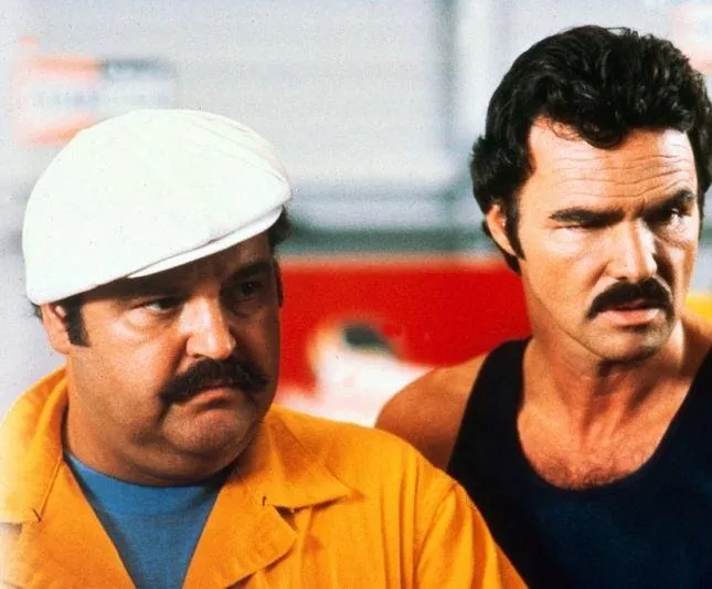 Гонки «Пушечное ядро» (1981) в хорошем качестве смотреть онлайн Гонки «Пушечное ядро» (1981) фильм в хорошем качестве смотреть онлайн