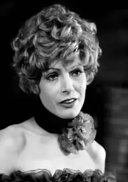 Горькие слезы Петры Фон Кант (1972) в хорошем качестве смотреть онлайн Горькие слезы Петры Фон Кант (1972) фильм в хорошем качестве смотреть онлайн