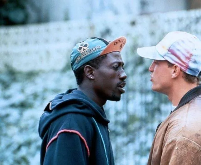 Белые люди не умеют прыгать (1992) в хорошем качестве смотреть онлайн Белые люди не умеют прыгать (1992) фильм в хорошем качестве смотреть онлайн