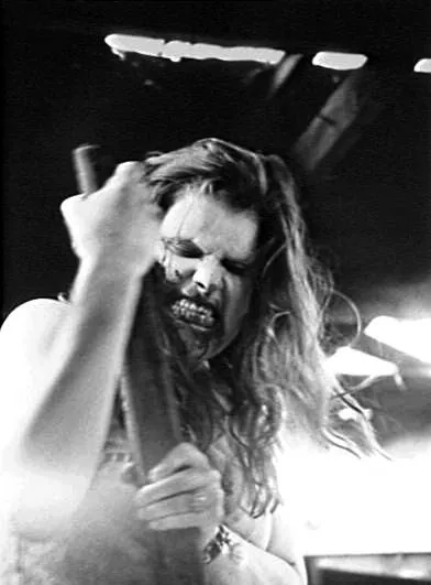 Расплавленное тело (1993) в хорошем качестве смотреть онлайн Расплавленное тело (1993) фильм в хорошем качестве смотреть онлайн