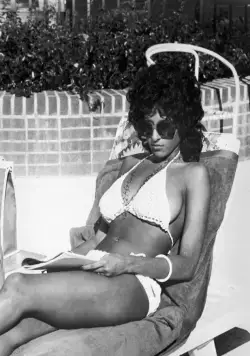 Крепкий кофеек (1973) в хорошем качестве смотреть онлайн Крепкий кофеек (1973) фильм в хорошем качестве смотреть онлайн