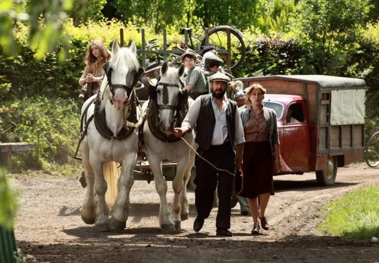 В мае делай всё, что тебе нравится (2015) смотреть онлайн В мае делай всё, что тебе нравится (2015) фильм смотреть онлайн