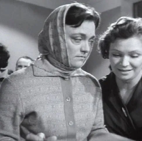 Большие и маленькие (1963) в хорошем качестве смотреть онлайн Большие и маленькие (1963) фильм в хорошем качестве смотреть онлайн