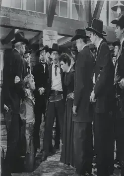 Джонни-гитара (1954) в хорошем качестве смотреть онлайн Джонни-гитара (1954) фильм в хорошем качестве смотреть онлайн