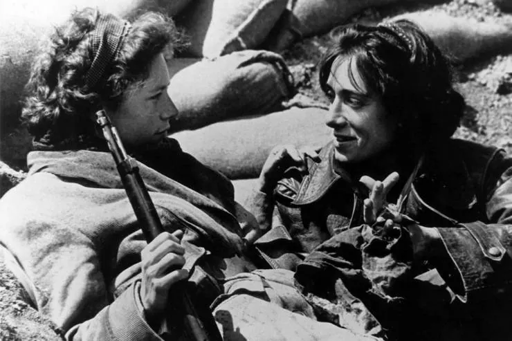 Земля и свобода (1995) смотреть онлайн Земля и свобода (1995) фильм смотреть онлайн