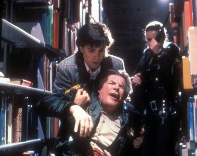 Невыразимый ужас 2: Показания Рэндольфа Картера (1992) в хорошем качестве смотреть онлайн Невыразимый ужас 2: Показания Рэндольфа Картера (1992) фильм в хорошем качестве смотреть онлайн