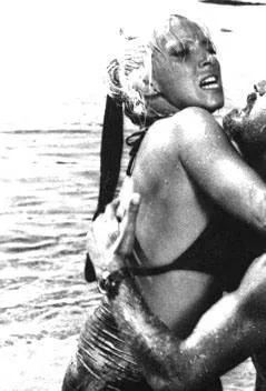 Отнесенные необыкновенной судьбой в лазурное море в августе (1974) в хорошем качестве смотреть онлайн Отнесенные необыкновенной судьбой в лазурное море в августе (1974) фильм в хорошем качестве смотреть онлайн