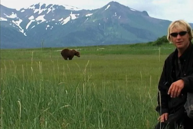 Человек гризли (2005) смотреть онлайн бесплатно Человек гризли (2005) фильм смотреть онлайн бесплатно