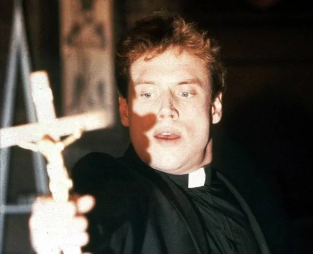 Амитивилль 4: Зло спасается (1989) в хорошем качестве смотреть онлайн Амитивилль 4: Зло спасается (1989) фильм в хорошем качестве смотреть онлайн