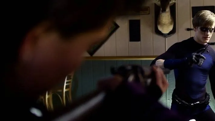 Все супергерои должны погибнуть (2011) в хорошем качестве смотреть онлайн Все супергерои должны погибнуть (2011) фильм в хорошем качестве смотреть онлайн