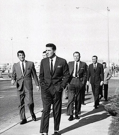 Одиннадцать друзей Оушена (1960) смотреть онлайн Одиннадцать друзей Оушена (1960) фильм смотреть онлайн