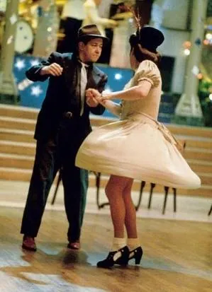 Бал (1983) в хорошем качестве смотреть онлайн Бал (1983) фильм в хорошем качестве смотреть онлайн