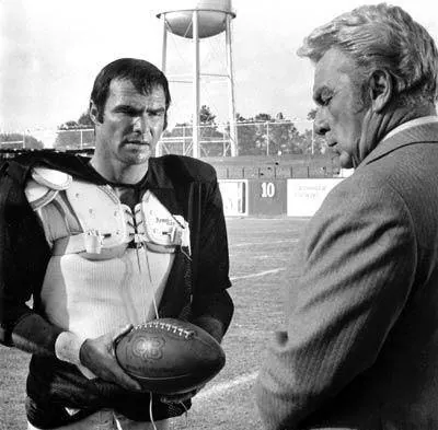 Самый длинный ярд (1974) в хорошем качестве смотреть онлайн Самый длинный ярд (1974) фильм в хорошем качестве смотреть онлайн