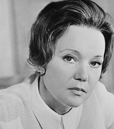 Старые стены (1973) в хорошем качестве смотреть онлайн Старые стены (1973) фильм в хорошем качестве смотреть онлайн