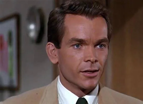 Гадкая такса (1966) в хорошем качестве смотреть онлайн Гадкая такса (1966) фильм в хорошем качестве смотреть онлайн