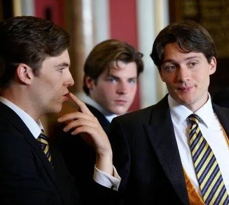 Троица (2009) в хорошем качестве смотреть онлайн Троица (2009) сериал в хорошем качестве смотреть онлайн