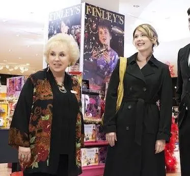 Миссис Чудо в Манхэттене (2010) смотреть онлайн Миссис Чудо в Манхэттене (2010) фильм смотреть онлайн