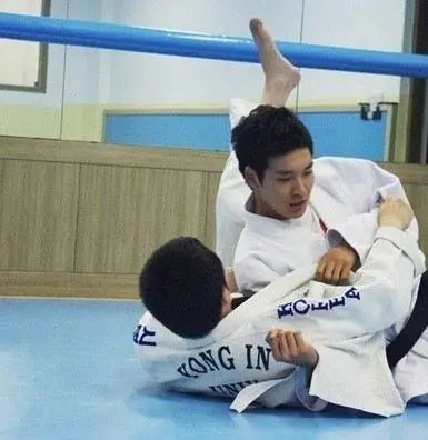 Доктор чемпионов (2010) в хорошем качестве смотреть онлайн Доктор чемпионов (2010) сериал в хорошем качестве смотреть онлайн