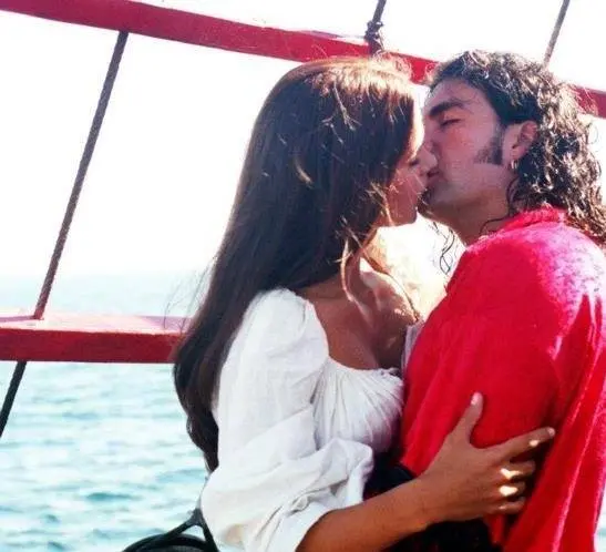 Цыганская любовь (1999) в хорошем качестве смотреть онлайн Цыганская любовь (1999) сериал в хорошем качестве смотреть онлайн