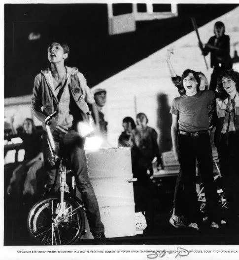 Через край (1979) смотреть онлайн Через край (1979) фильм смотреть онлайн