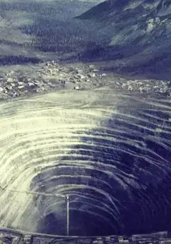 White Wall / White Wall (2020) cериал смотреть онлайн White Wall / White Wall (2020) cериал смотреть онлайн в хорошем качестве