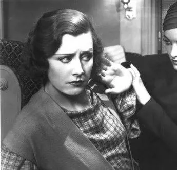 Тринадцать женщин (1932) смотреть онлайн Тринадцать женщин (1932) фильм смотреть онлайн