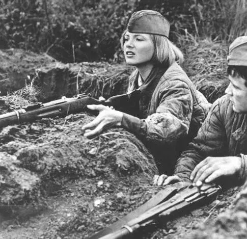 Говорит Москва (1985) в хорошем качестве смотреть онлайн Говорит Москва (1985) фильм в хорошем качестве смотреть онлайн