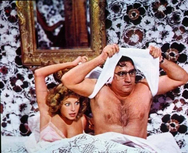 Сорок градусов под простыней (1976) в хорошем качестве смотреть онлайн Сорок градусов под простыней (1976) фильм в хорошем качестве смотреть онлайн