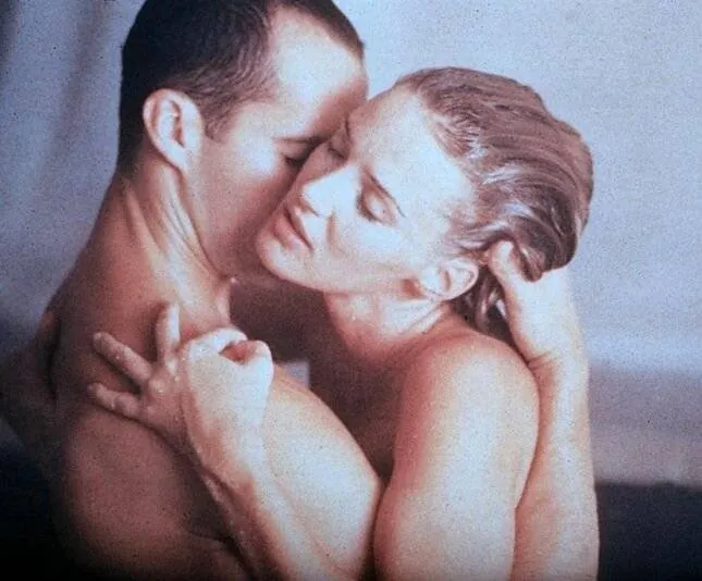 Озеро любви (1993) в хорошем качестве смотреть онлайн Озеро любви (1993) фильм в хорошем качестве смотреть онлайн