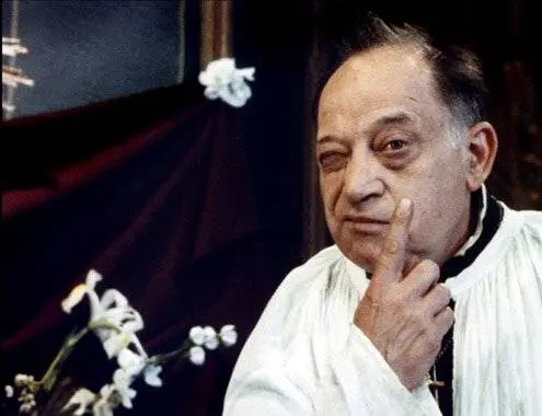 Кюре и нудисты (1982) смотреть онлайн бесплатно Кюре и нудисты (1982) фильм смотреть онлайн бесплатно