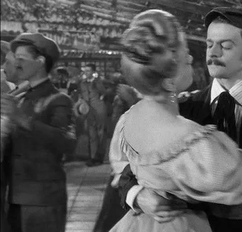 Золотая каска (1952) смотреть онлайн бесплатно Золотая каска (1952) фильм смотреть онлайн бесплатно