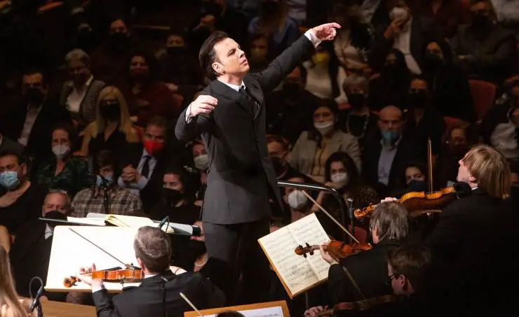 Курентзис: Бетховен Симфония № 9 (2022) в хорошем качестве смотреть онлайн Курентзис: Бетховен Симфония № 9 (2022) фильм в хорошем качестве смотреть онлайн