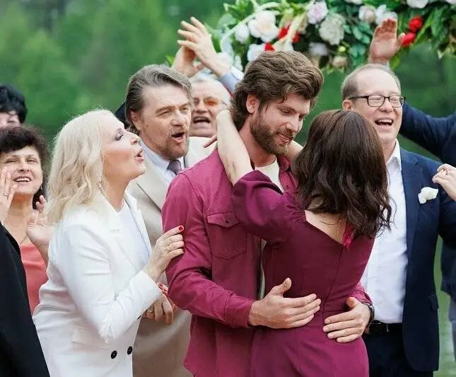 Блондинка и брюнетка (2022) 1 сезон 1-1,2,3,4 серия в хорошем качестве смотреть онлайн Блондинка и брюнетка (2022) сериал 1-1,2,3,4 серию 1 сезона в хорошем качестве смотреть онлайн