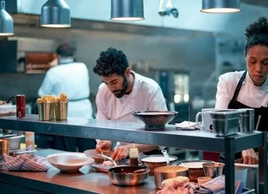 Точка кипения (2023) 1 сезон 1-1,2,3,4,5 серия смотреть онлайн бесплатно Точка кипения (2023) сериал 1-1,2,3,4,5 серию 1 сезона смотреть онлайн бесплатно