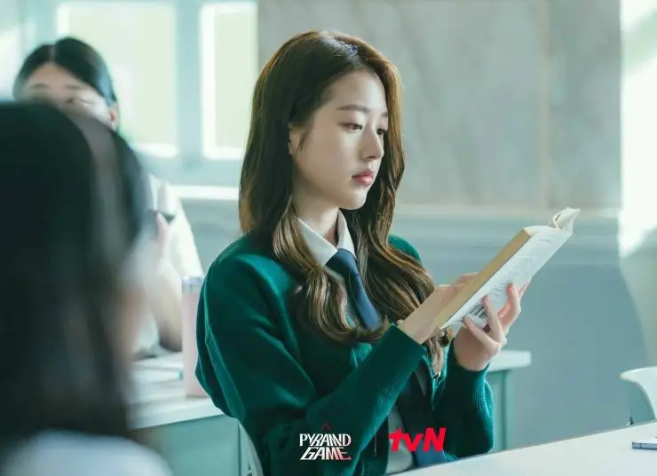 Игра в пирамиду (2024) 1 сезон 1-8,9,10 серия смотреть онлайн Игра в пирамиду (2024) сериал 1-8,9,10 серию 1 сезона смотреть онлайн