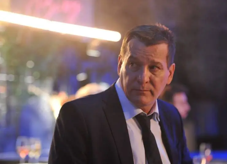 С небес на землю (2021) 1 сезон 1-1,2,3,4 серия в хорошем качестве смотреть онлайн С небес на землю (2021) сериал 1-1,2,3,4 серию 1 сезона в хорошем качестве смотреть онлайн