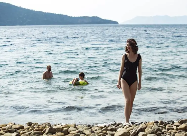 Между нами глубокое море (2022) смотреть онлайн Между нами глубокое море (2022) сериал смотреть онлайн