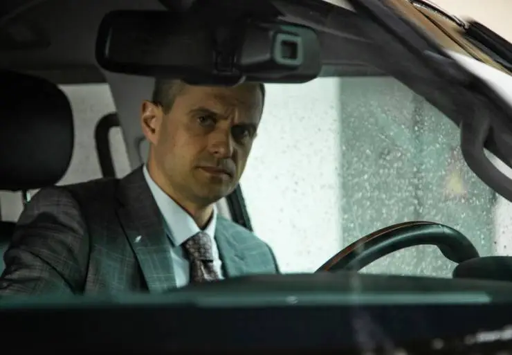 Директор по счастью (2021) смотреть онлайн Директор по счастью (2021) сериал смотреть онлайн