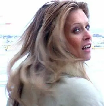 Светские хроники (2002) 1 сезон 1-1,2,3,4 серия смотреть онлайн бесплатно Светские хроники (2002) сериал 1-1,2,3,4 серию 1 сезона смотреть онлайн бесплатно