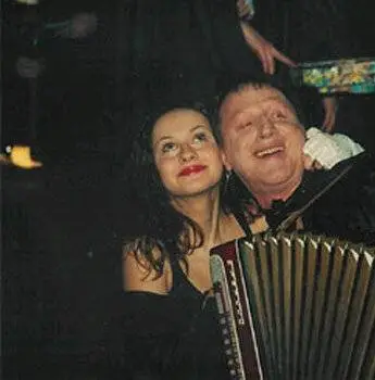 Светские хроники (2002) 1 сезон 1-1,2,3,4 серия в хорошем качестве смотреть онлайн Светские хроники (2002) сериал 1-1,2,3,4 серию 1 сезона в хорошем качестве смотреть онлайн